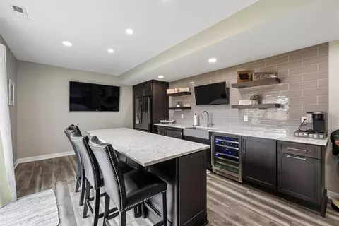 4019 139th St, Urbandale, IA 50323
