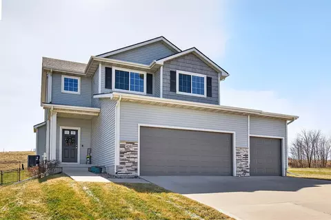 436 W High Rd, Norwalk, IA 50211