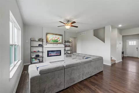 3920 NW 11th Ct, Ankeny, IA 50023