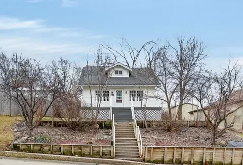1002 State St, Guthrie Center, IA 50115