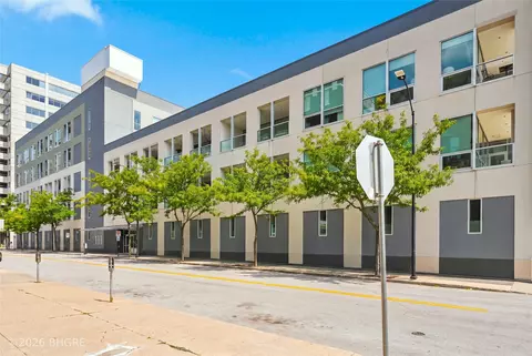 111 10th St #222, Des Moines, IA 50309