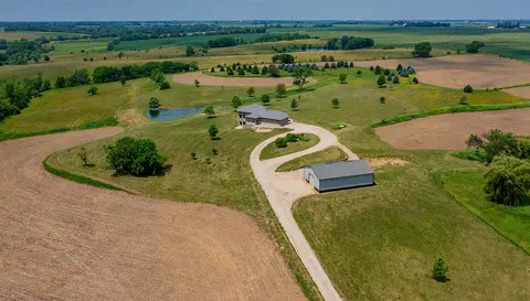 1271 Old Portland Rd, Van Meter, IA 50261