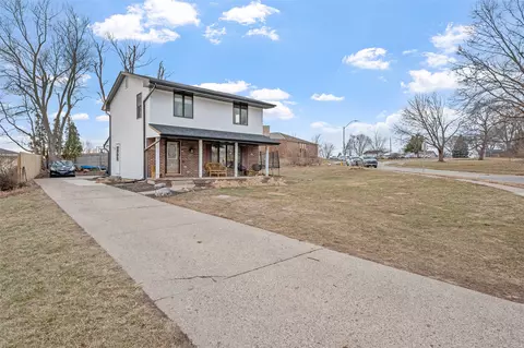 100 Linden Blvd, Pleasant Hill, IA 50327