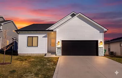 2815 22nd St SW, Altoona, IA 50009