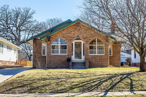 1433 42nd St, Des Moines, IA 50311