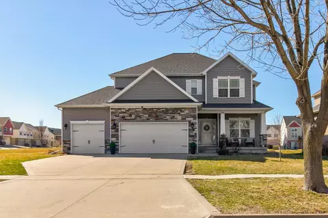 172 Bridgewood Dr, West Des Moines, IA 50266