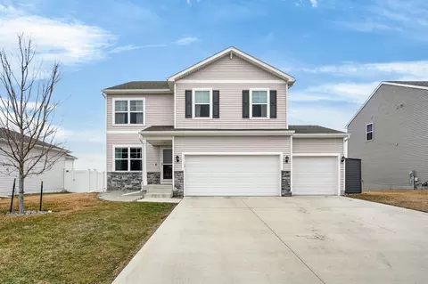 920 Cove St SE, Bondurant, IA 50035
