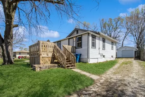 2345 E 37th Ct, Des Moines, IA 50317