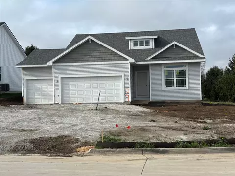 309 Maple Pt, Winterset, IA 50273