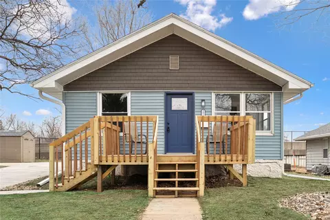 2819 Rollins Ave, Des Moines, IA 50312