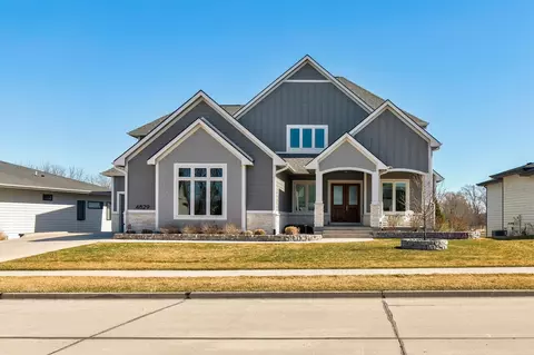 4829 159th St, Urbandale, IA 50323