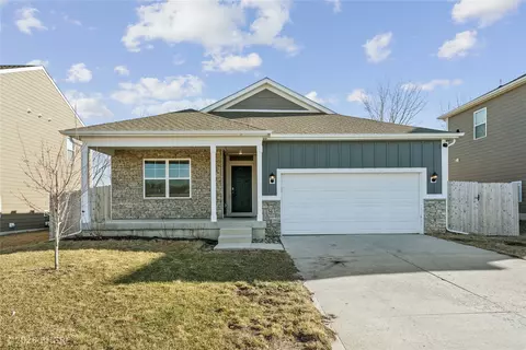 156 Dakota Cir, Waukee, IA 50263