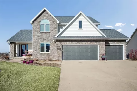 4204 159th St, Urbandale, IA 50323