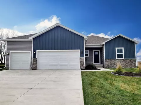 312 Kingfisher Ct SW, Bondurant, IA 50035
