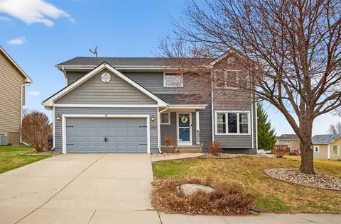 6837 Mill Pond Dr, Urbandale, IA 50322