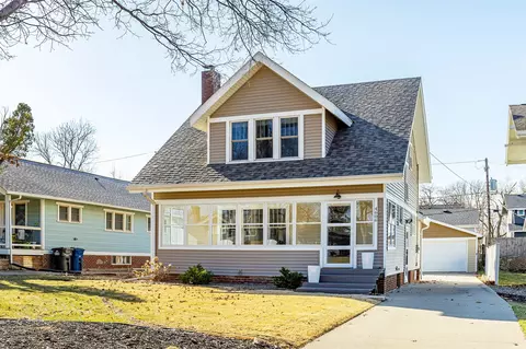 4606 Boulevard Pl, Des Moines, IA 50311