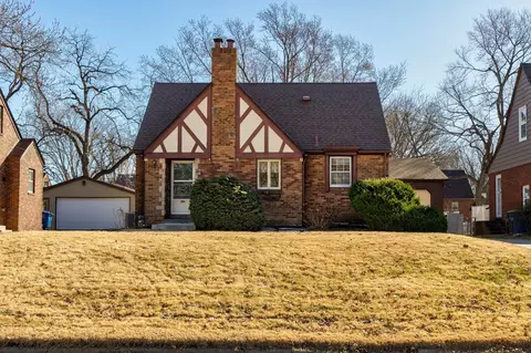 2905 46th St, Des Moines, IA 50310