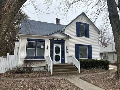 325 W 8th St S, Newton, IA 50208