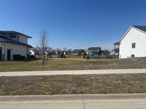 1502 Hackenberry Pl, Granger, IA 50109