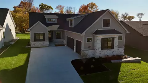 609 Pelican Dr, Polk City, IA 50226
