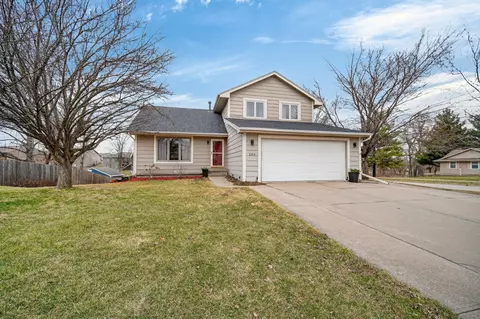 280 NW Prairie Creek Dr, Grimes, IA 50111