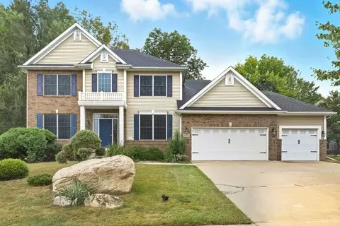 6320 Sudbury Ct, Johnston, IA 50131
