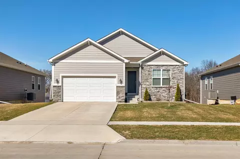115 Dakota Cir, Waukee, IA 50263