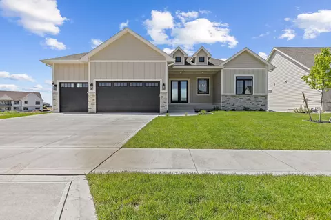5300 175th St, Urbandale, IA 50323