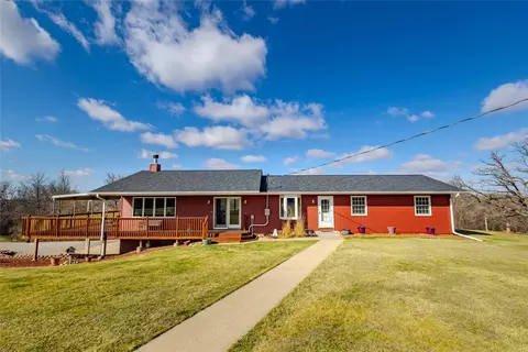 705 W 9th St N, Newton, IA 50208