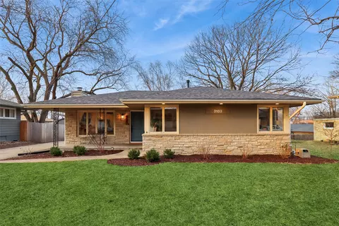 3103 Vilura Pkwy, Des Moines, IA 50310