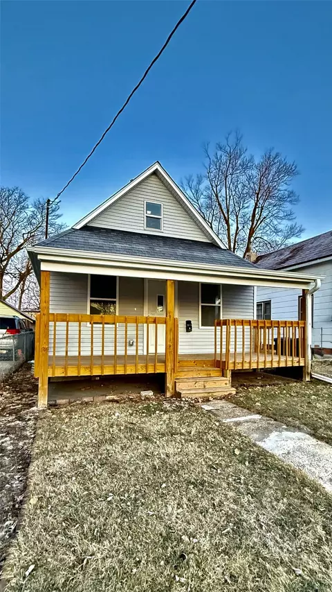 104 E 15th St, Des Moines, IA 50316