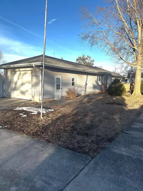 601 W Sycamore St, Ogden, IA 50212