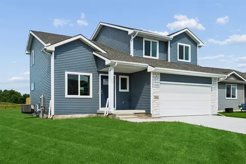 404 Fireside Dr NW, Bondurant, IA 50035