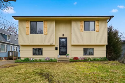 3809 11th St, Des Moines, IA 50313