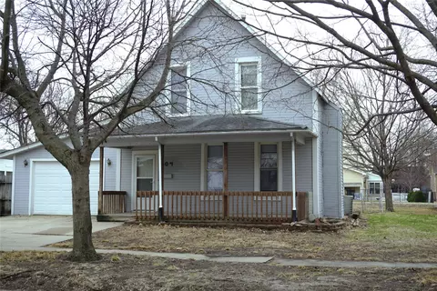 604 E Jefferson St, Winterset, IA 50273