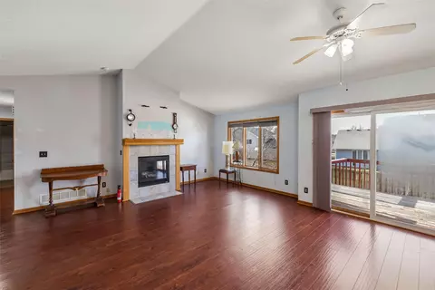 2716 River Ridge Rd, Des Moines, IA 50320
