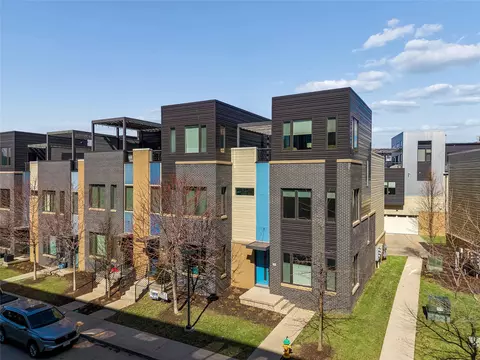 228 E Center St, Des Moines, IA 50309