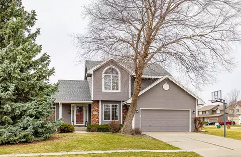 1986 NW 152nd St, Clive, IA 50325
