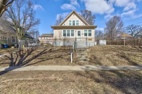 810 E Washington Ave, Des Moines, IA 50316