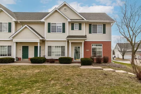 2175 Ridgeview Cir, Clive, IA 50325