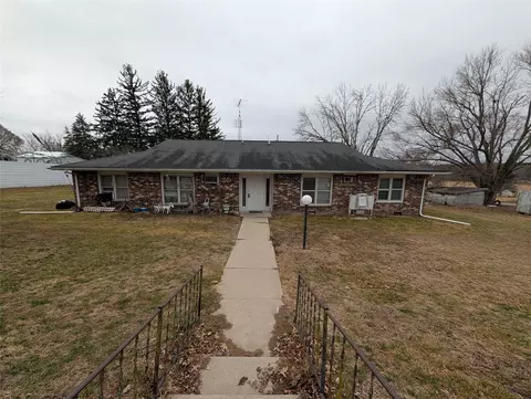 918 Smith St, Woodburn, IA 50275