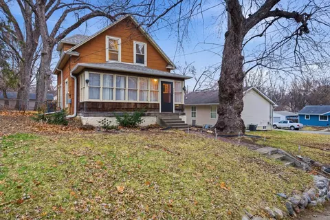 711 Creston Ave, Des Moines, IA 50315