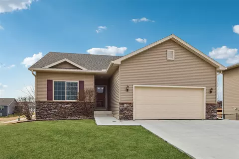 500 SE 13th St, Grimes, IA 50111