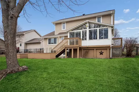 1917 Country Cove Ln, Altoona, IA 50009