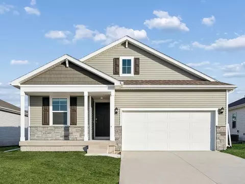 5722 152nd St, Urbandale, IA 50111