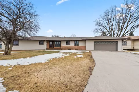 1426 H Ave, Nevada, IA 50201