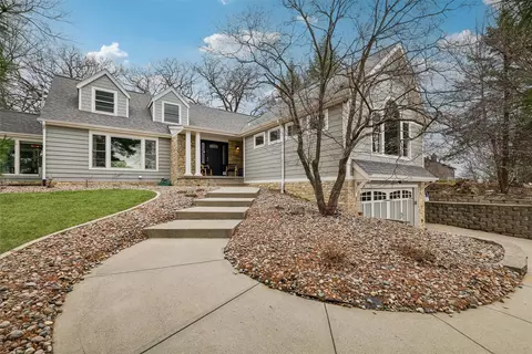 3939 River Oaks Dr, Des Moines, IA 50312