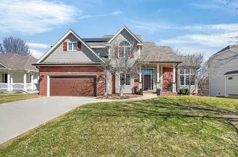 115 56th St, West Des Moines, IA 50266