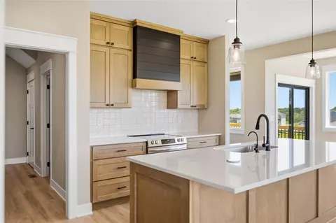 Kitchen - 2607 Ponte Pl, Adel, IA 50003 photo 2 of 4