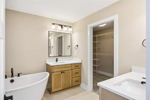 Bath - 2607 Ponte Pl, Adel, IA 50003 photo 1 of 4